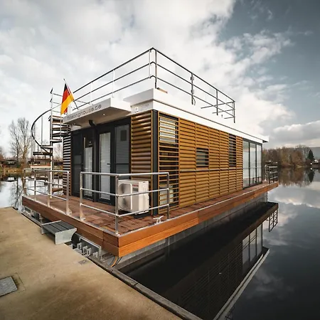 Hausboot In * Hoexter