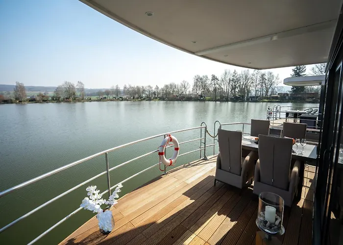 Bateau-hôtel Schoenes Hausboot In